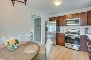 3 Mi to Dtwn Royal Oak: Getaway w/ Fenced Yard!