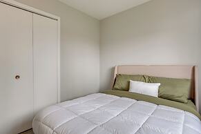 3 Mi to Dtwn Royal Oak: Getaway w/ Fenced Yard!