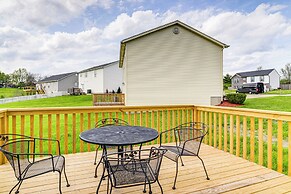 Deck & Outdoor Dining: Family Getaway in Dry Ridge