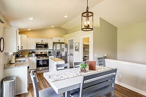 Deck & Outdoor Dining: Family Getaway in Dry Ridge