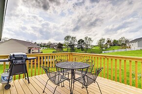 Deck & Outdoor Dining: Family Getaway in Dry Ridge
