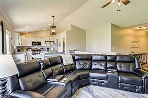 Deck & Outdoor Dining: Family Getaway in Dry Ridge