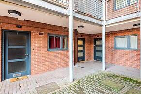 Sheffield Apt-sleeps 4-contractors & Families