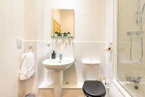 Sheffield Apt-sleeps 4-contractors & Families