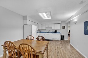 Blaine 5br Haven Hot Tub, Space & Fun 5 Bedroom Home