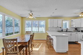 Blaine 5br Haven Hot Tub, Space & Fun 5 Bedroom Home