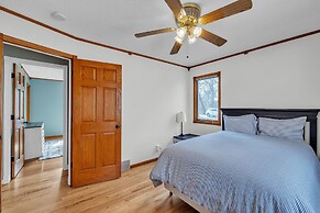 Blaine 5br Haven Hot Tub, Space & Fun 5 Bedroom Home