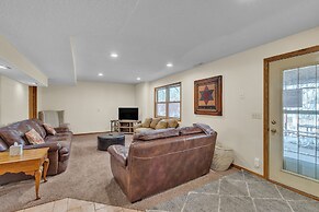 Blaine 5br Haven Hot Tub, Space & Fun 5 Bedroom Home
