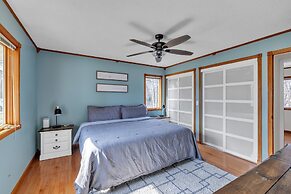 Blaine 5br Haven Hot Tub, Space & Fun 5 Bedroom Home