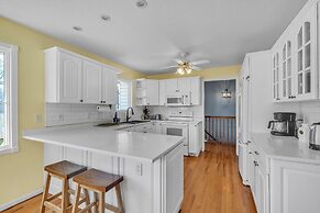 Blaine 5br Haven Hot Tub, Space & Fun 5 Bedroom Home