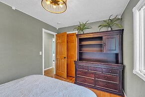 Blaine 5br Haven Hot Tub, Space & Fun 5 Bedroom Home