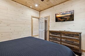 Celestial Haven 3 Bedroom Cabin