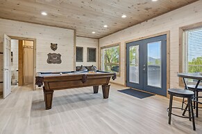 Celestial Haven 3 Bedroom Cabin