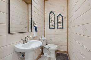 Celestial Haven 3 Bedroom Cabin
