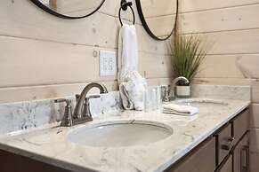 Celestial Haven 3 Bedroom Cabin