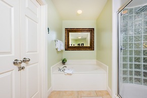 Phoenix On The Bay 1234 3 Bedroom Condo