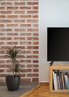 Acropolis Atmospheric Apartment