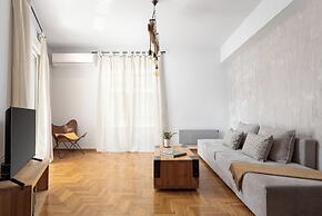 Acropolis Atmospheric Apartment