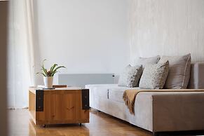 Acropolis Atmospheric Apartment