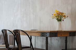 Acropolis Atmospheric Apartment