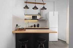 Acropolis Atmospheric Apartment