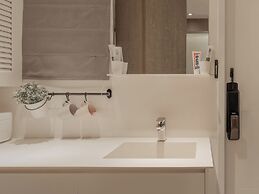 Shanghai Hills & Gefii 50 Shades of Grey