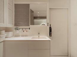 Shanghai Hills & Gefii 50 Shades of Grey