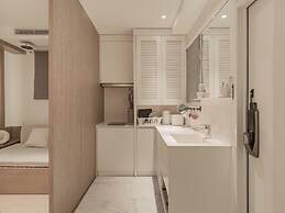 Shanghai Hills & Gefii 50 Shades of Grey