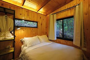 Oceana Suites Eco Lodge Lophosoria