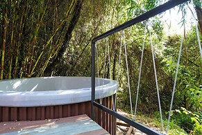 Oceana Suites Eco Lodge Lophosoria