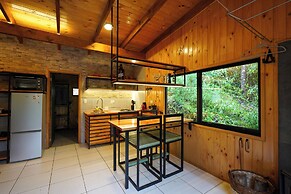 Oceana Suites Eco Lodge Lophosoria