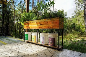 Oceana Suites Eco Lodge Lophosoria