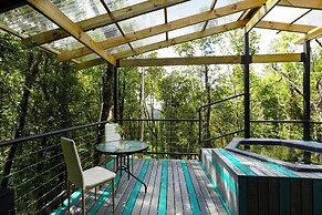 Oceana Suites Eco Lodge Lophosoria