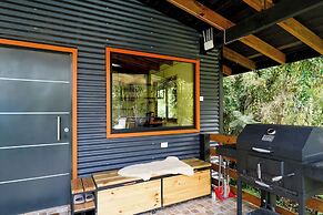 Oceana Suites Eco Lodge Lophosoria