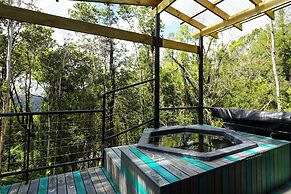 Oceana Suites Eco Lodge Lophosoria