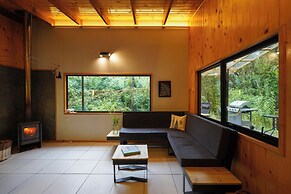 Oceana Suites Eco Lodge Lophosoria