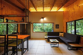 Oceana Suites Eco Lodge Lophosoria