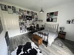 6 Guests - 3 Bedrooms - Sea View - Pet Friendly