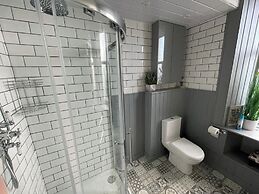 6 Guests - 3 Bedrooms - Sea View - Pet Friendly