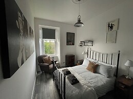 6 Guests - 3 Bedrooms - Sea View - Pet Friendly