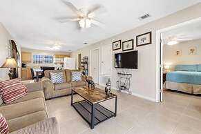 Byron's Beach House
