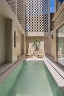 PE-LA Thapae Boutique Hotel