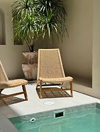 PE-LA Thapae Boutique Hotel