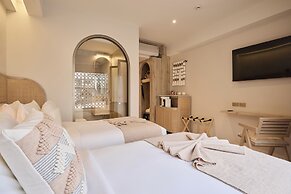 PE-LA Thapae Boutique Hotel