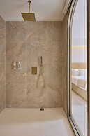 PE-LA Thapae Boutique Hotel