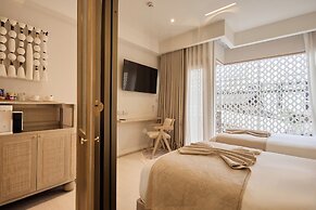 PE-LA Thapae Boutique Hotel