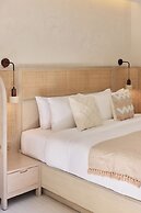 PE-LA Thapae Boutique Hotel