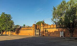 PE-LA Thapae Boutique Hotel