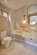 PE-LA Thapae Boutique Hotel