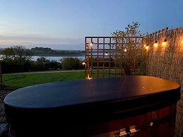 The Hide At Manton Bay Glamping Retreat